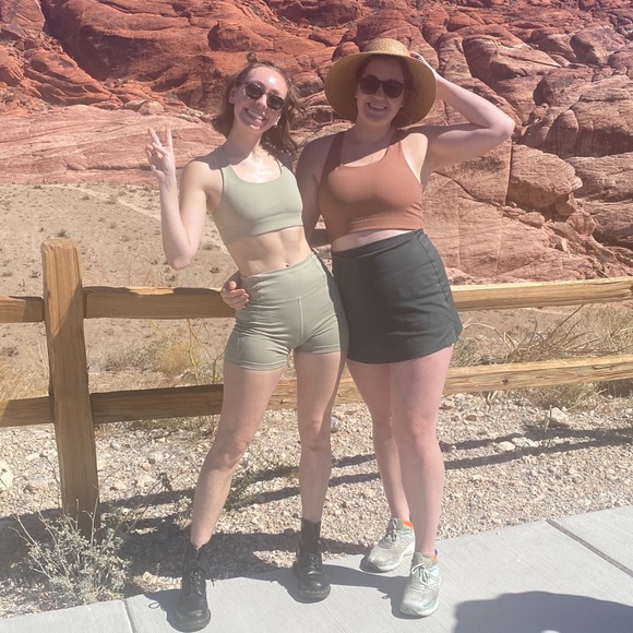 Girlfriend Collective Sage Green Workout Set - Picture 2 of 5